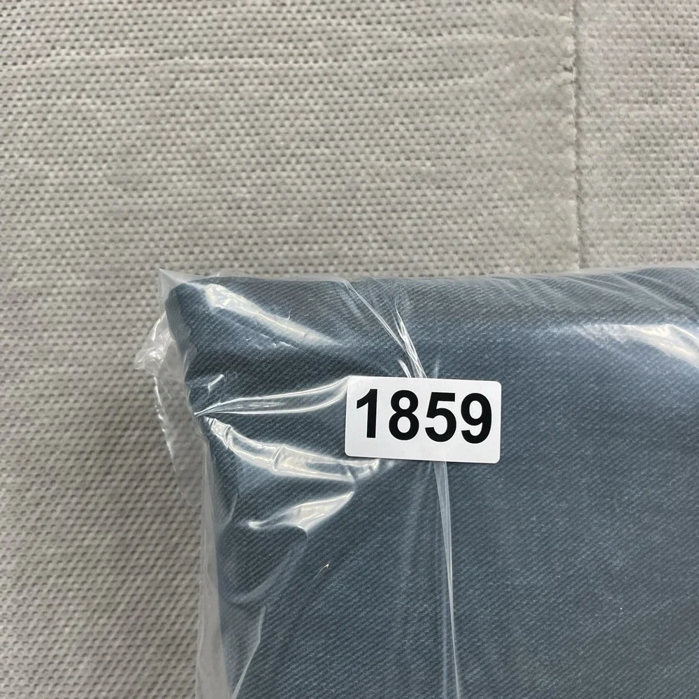 Levis tagged size